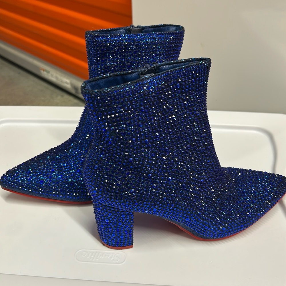 Royal blue rhinestone bootie with red bottom 🔵🔴✨